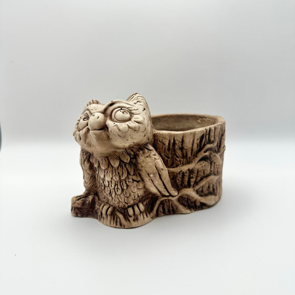 Vintage Pompadour Resin Big Eyes Owl and Log Planter Desk Pen Organizer - Picture 2 of 7